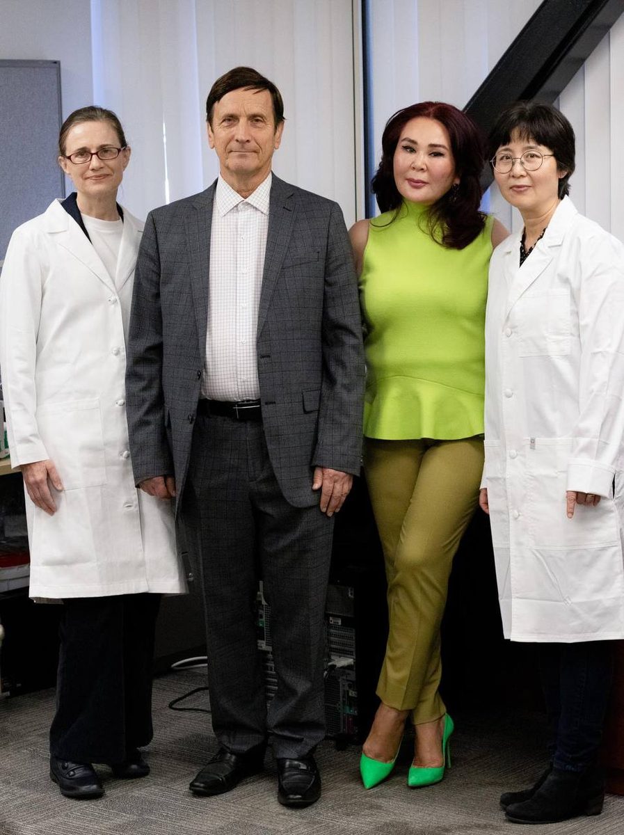 AgeReset Bio team in the laboratory